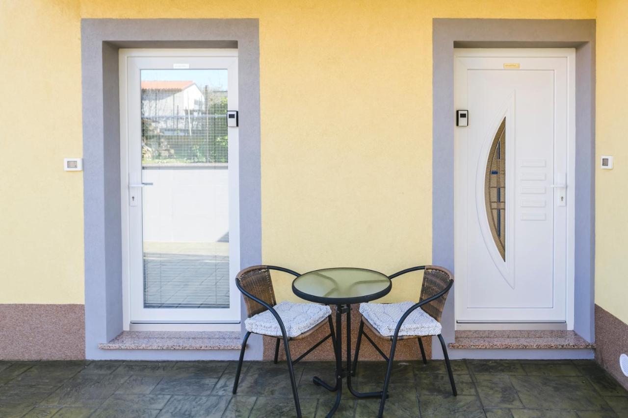 Apartments Mirela Копер Екстер'єр фото