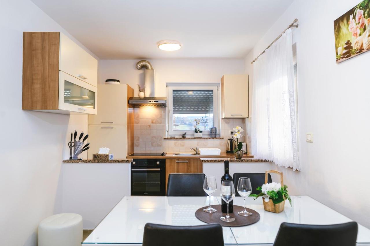 Apartments Mirela Копер Екстер'єр фото
