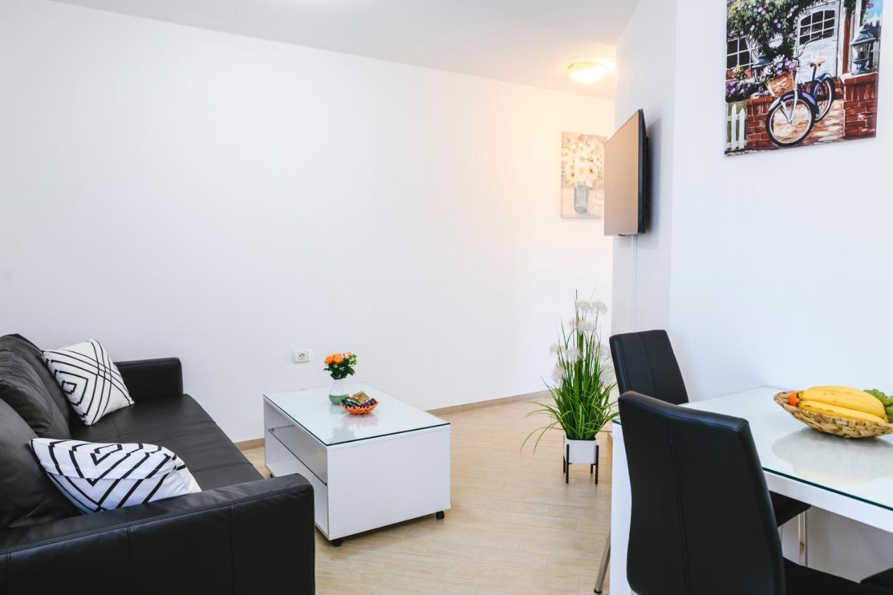 Apartments Mirela Копер Екстер'єр фото