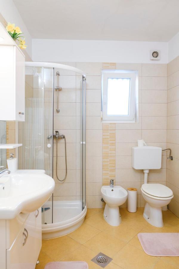 Apartments Mirela Копер Екстер'єр фото