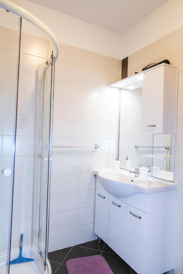 Apartments Mirela Копер Екстер'єр фото