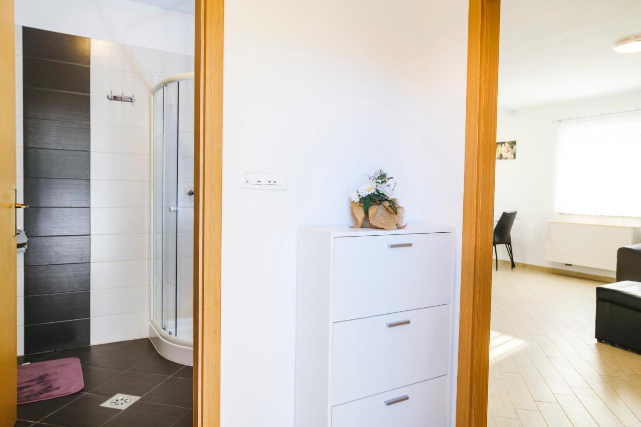 Apartments Mirela Копер Екстер'єр фото